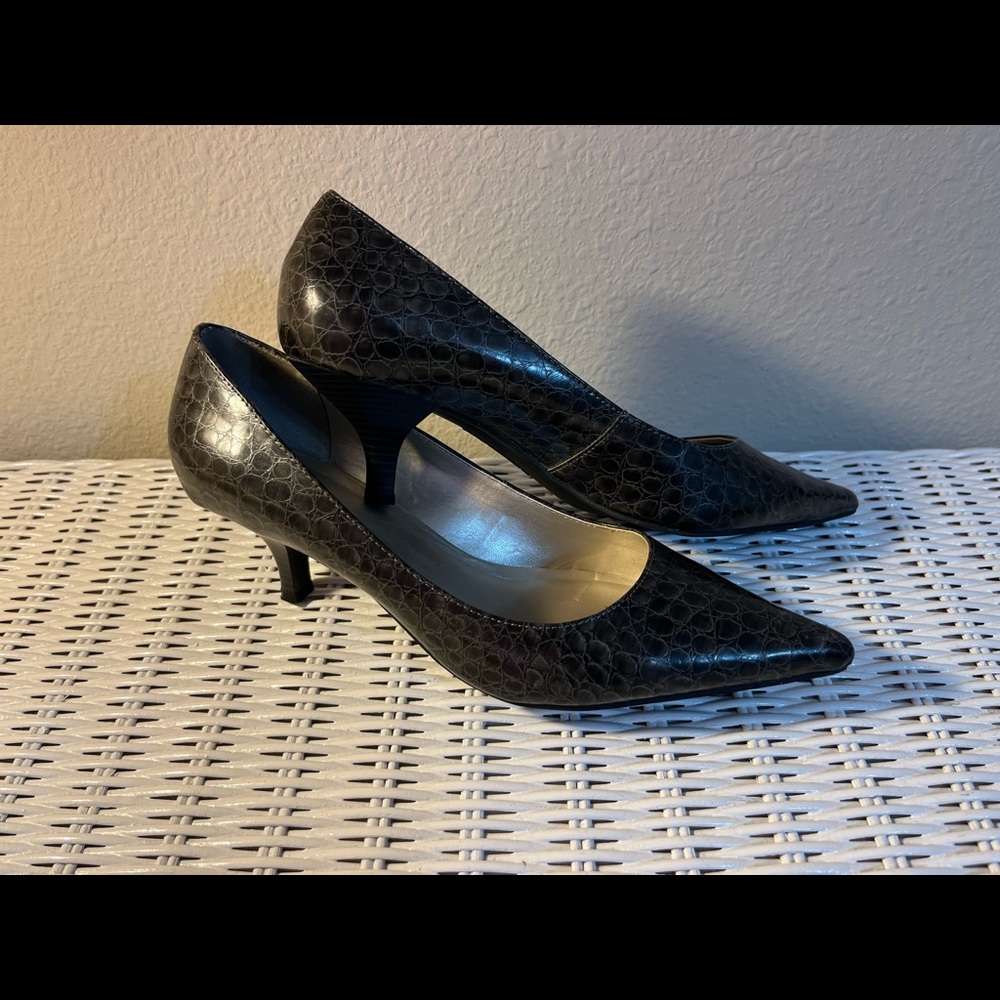 Croft & Barrow GRAY  Reptile Kitten Heel PUMPS - Sz 9M - Like New
